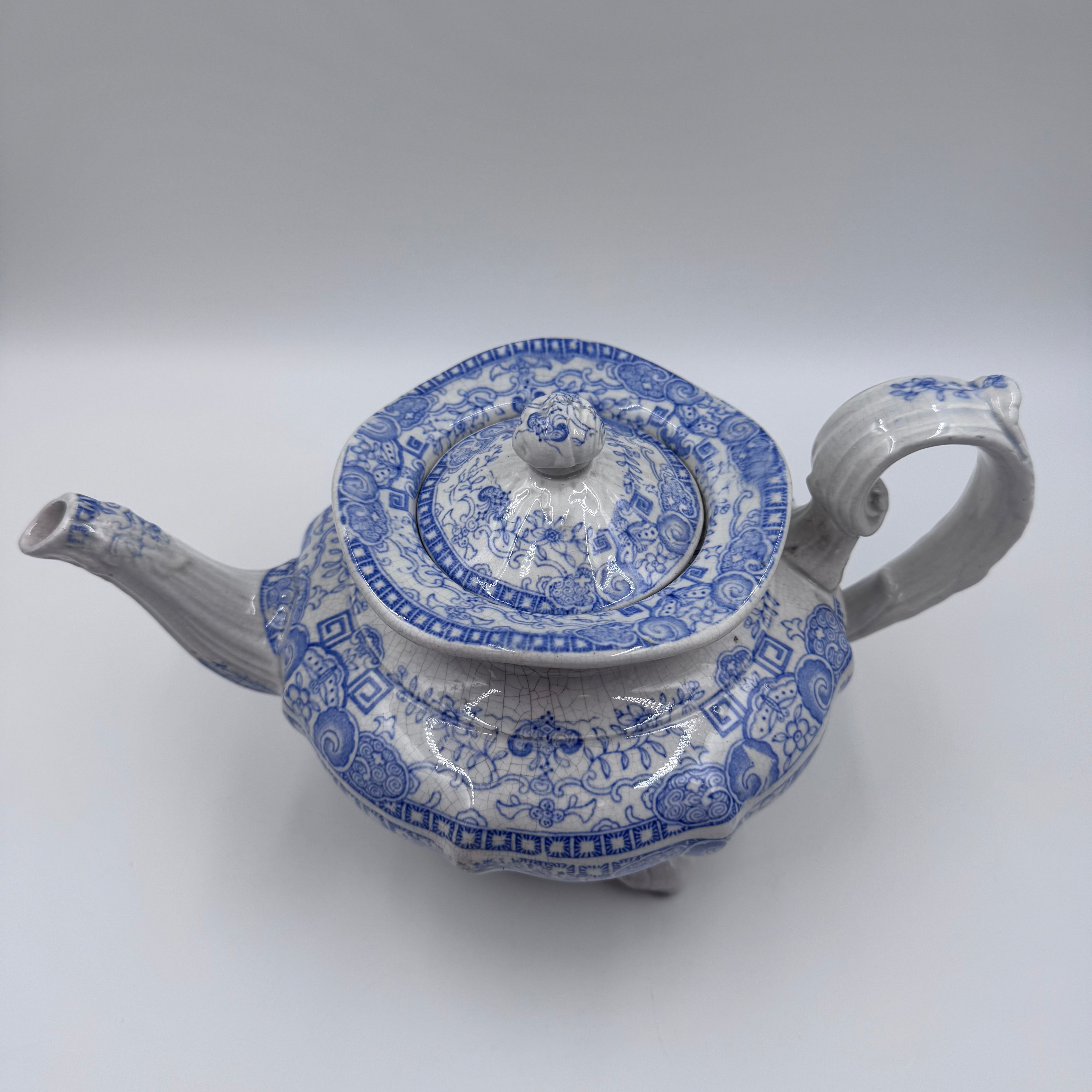 Antique Staffordshire Blue Willow Transferware Teapot | English Regency Period c.1815–1835