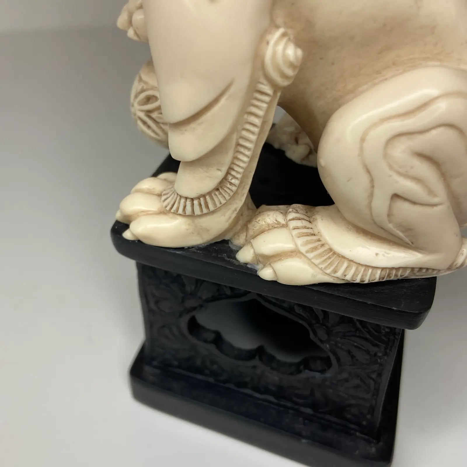 Chinese Resin Foo Dog Guardian Lion Statue on Carved Base