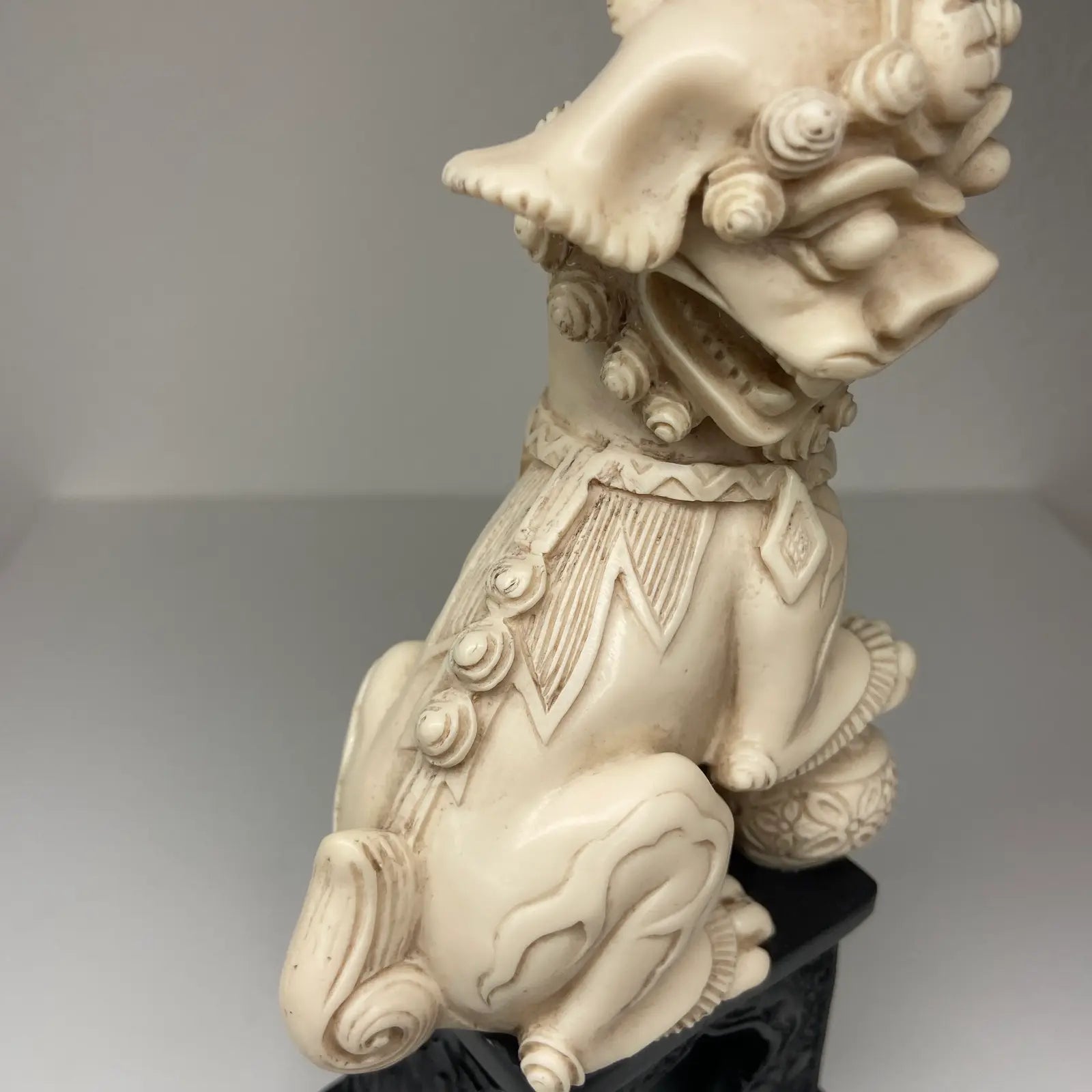 Chinese Resin Foo Dog Guardian Lion Statue on Carved Base