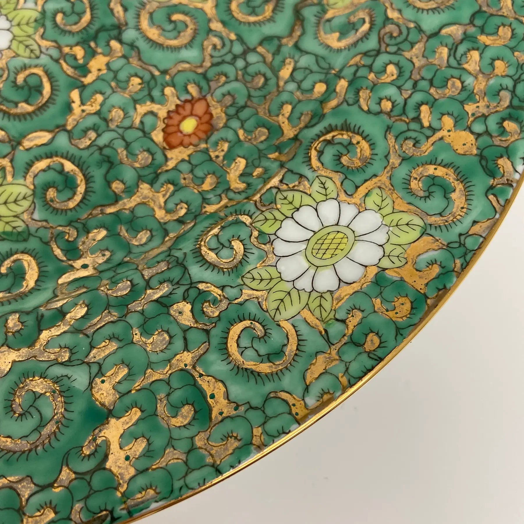 ACF Japanese Porcelain Painted Chrysanthemum Plate With Gold Detailing
