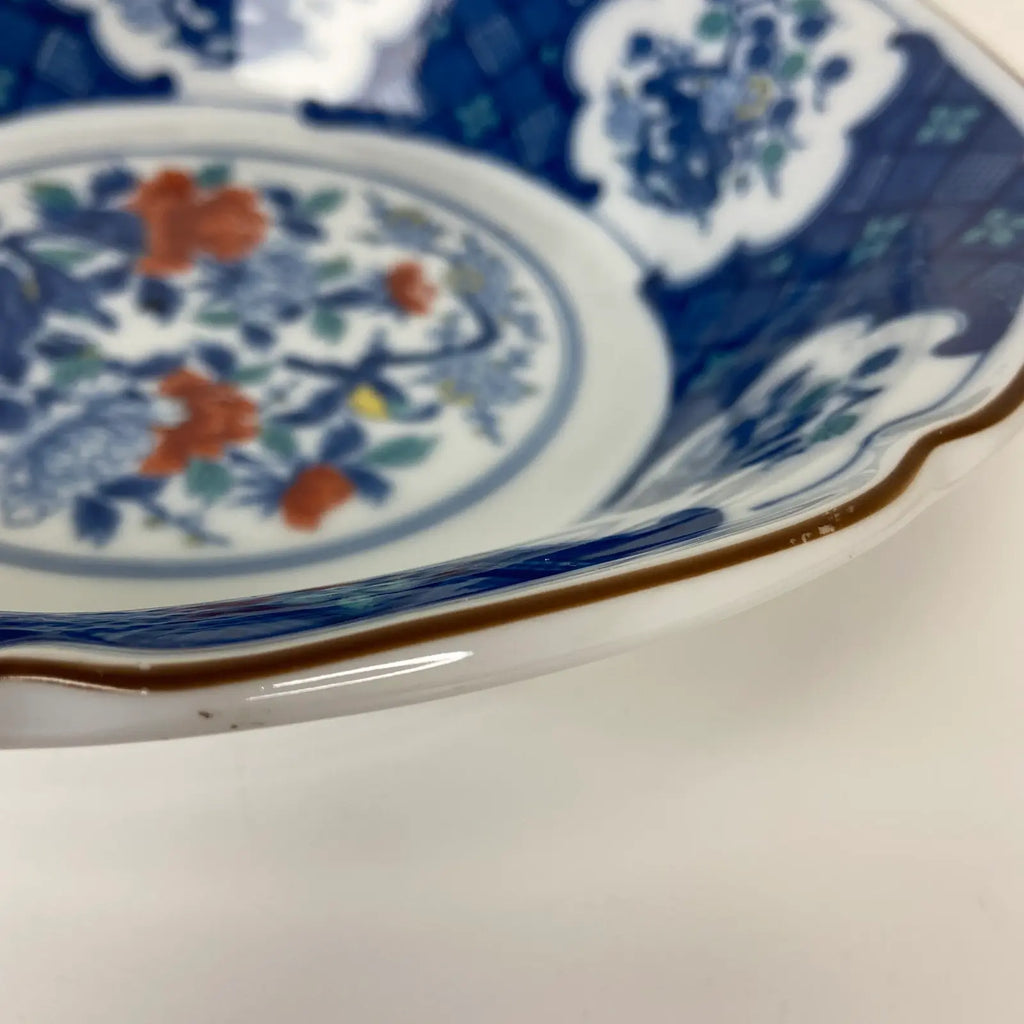 Japanese Imari-Style Scalloped Porcelain Bowl With Peony & Chrysanthemum Motif
