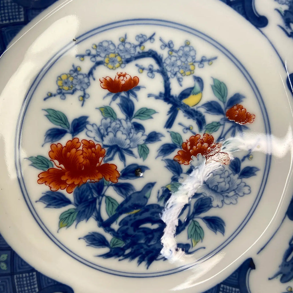 Japanese Imari-Style Scalloped Porcelain Bowl With Peony & Chrysanthemum Motif