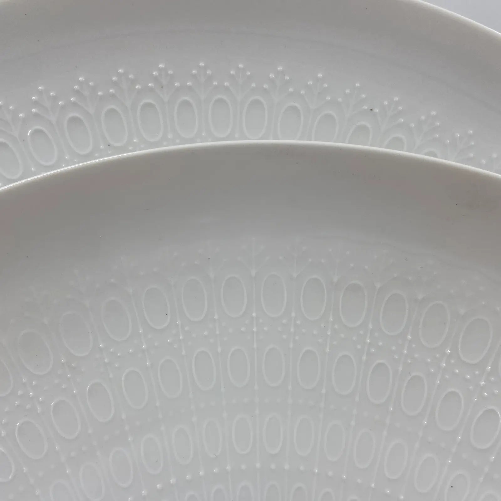 Vintage Rosenthal Germany "Motif" Porcelain Dinnerware by Bjørn Wiinblad | 16-Piece Service for Four